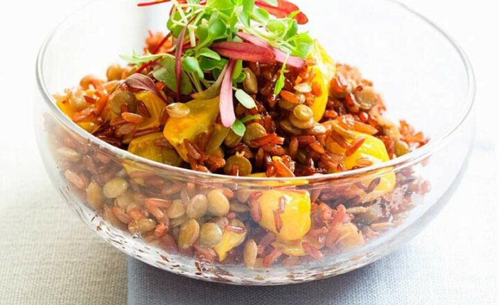 Salade de riz rouge au poulet et aux nectarines